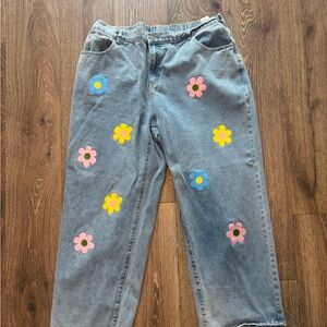 SHEIN Gray Jeans with Floral Print